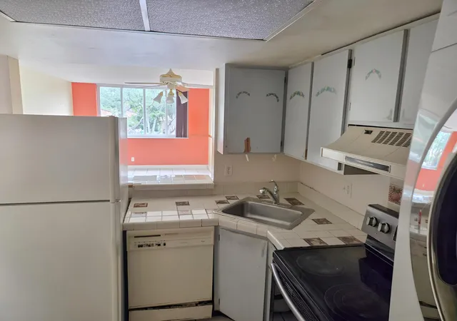 2nd image of 3253 Riverside Dr, Coral Springs, FL 33065