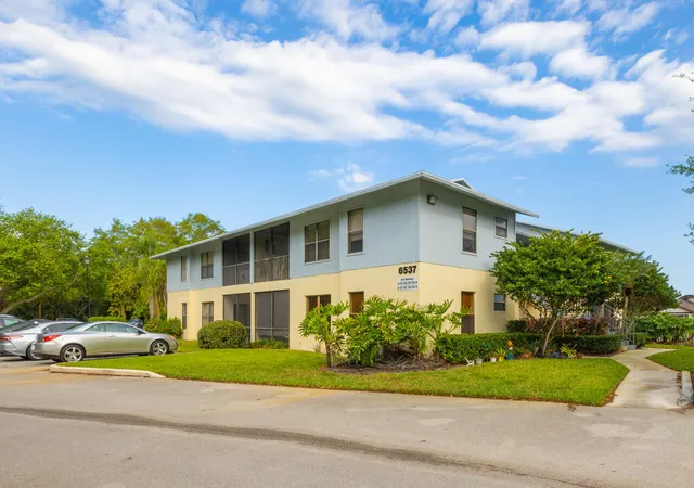 Homes for sale in Stuart, FL | 6537 Se Federal Hwy #101, Stuart, FL 34997 | MLS# B26017299