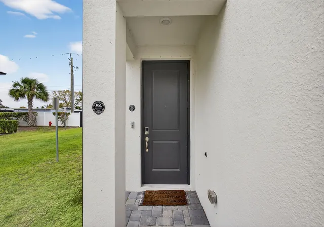 5th image of 1700 Lindley St, Mangonia Park, FL 33407 | MLS# B26017357