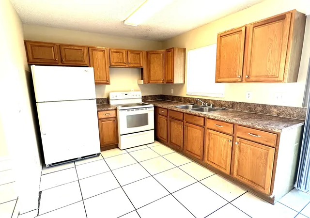 3rd image of 3365 Se Garden St #3365, Stuart, FL 34997 | MLS# B26017377