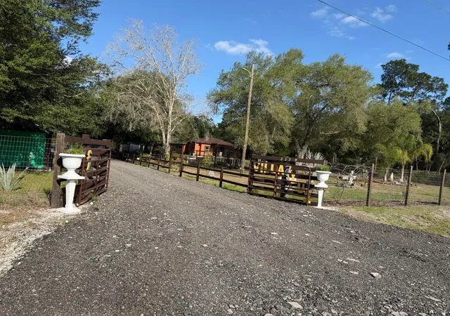 2nd image of 235 N Sendero St, Clewiston, FL 33440 | MLS# B26017409