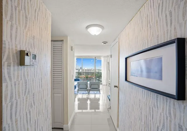 5th image of 3675 N Country Club Dr #2401, Aventura, FL 33180 | MLS# B26017454
