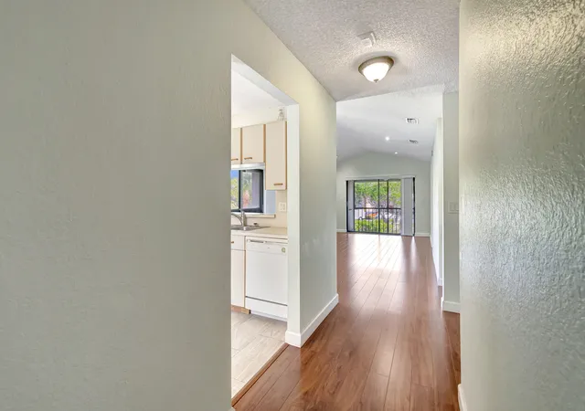 3rd image of 351 Club Cir #207, Boca Raton, FL 33487 | MLS# B26017624