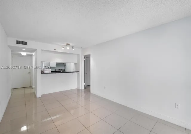 Listing Photo 3 - Condo for sale in The Madison Downtown located at 800 N Miami Ave, Miami, FL 33136 - Unit #E-1110