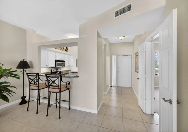 4th image of 370 Golfview Rd, South Palm Beach, FL 33408