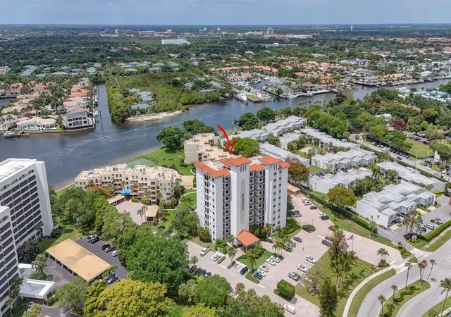2nd image of 370 Golfview Rd, North Palm Beach, FL 33408