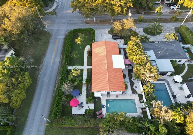 3rd image of 12015 Ne 7Th Ave, Biscayne Park, FL 33161 | MLS# A12003621