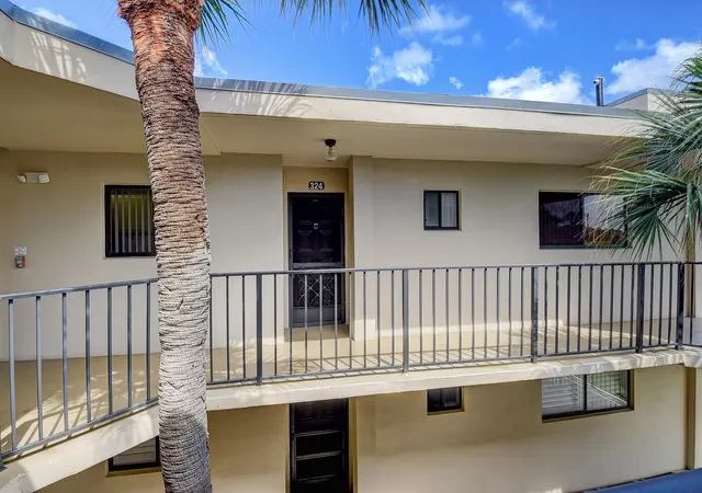 2nd image of 5370 Las Verdes Cir, Delray Beach, FL 33484
