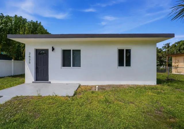 Homes for sale in Pompano Beach, FL | 2625 Nw 10th St, Pompano Beach, FL 33069 | MLS# B26017997