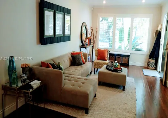 4th image of 5718 Sw 48Th St, South Miami, FL 33155 | MLS# A12004481