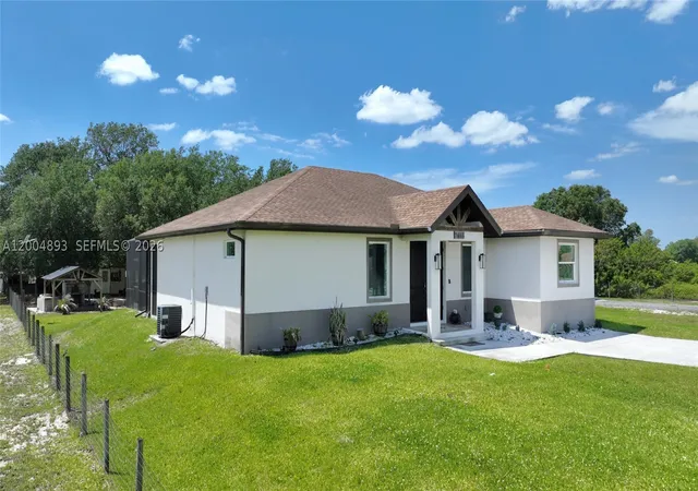 2nd image of 7655 17th Pl, La Belle, FL 33935 | MLS# A12004893