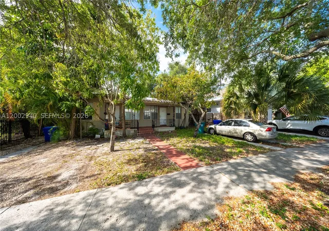 Photo 4 of House for sale at 170 Ne 48Th St, Miami, FL 33137 | MLS# A12002940 | Listing updated on 2026-09-30