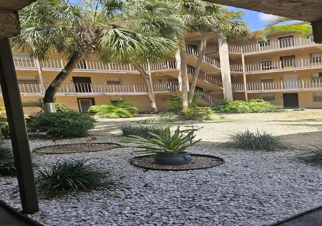 Homes for sale in Lauderdale Lakes, FL | 2840 Somerset Dr #418m, Lauderdale Lakes, FL 33311 | MLS# B26018344