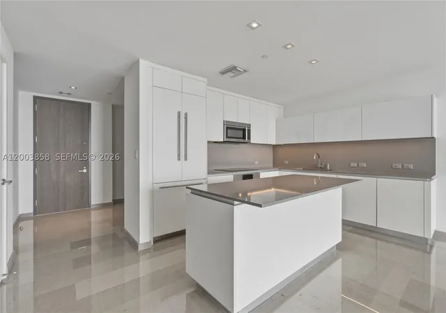 Photo 2 of Condo for sale at 88 Sw 7Th St #3710, Miami, FL 33130 | MLS# A12003858 | Listing updated on 2026-04-22