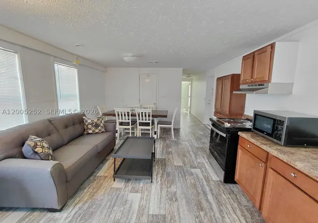 5th image of 630 S Trebol Street, Clewiston, FL 33440 | MLS# A12005252