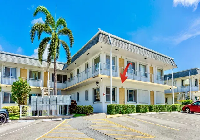 1st image of 2840 Cynthia Ln #101, Lake Worth, FL 33461 | MLS# B26018411