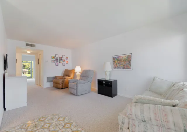 4th image of 2840 Cynthia Ln #101, Lake Worth, FL 33461 | MLS# B26018411