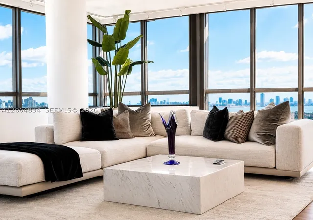 Listing Photo 5 - Condo for sale in building located at 101 20Th St, Miami, FL 33139 - Unit #3501