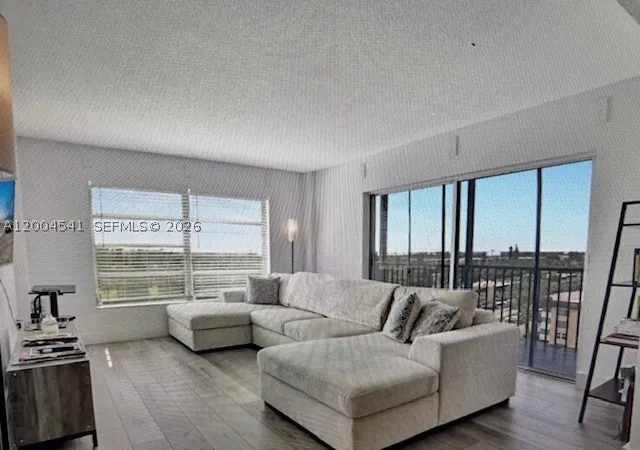 4th image of 4174 Inverrary Dr #914, Lauderhill, FL 33319 | MLS# A12004541
