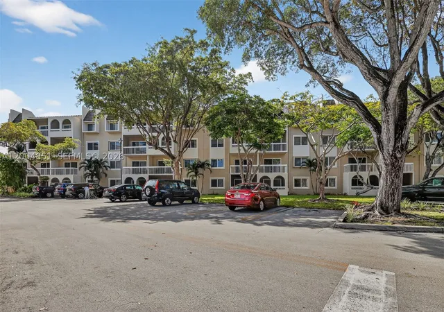 Homes for sale in Miami, FL | 8103 Camino Real #407, Miami, FL 33143 | MLS# A12004851