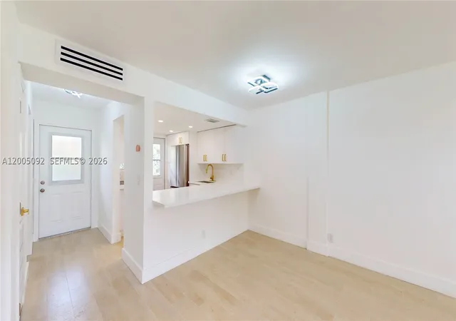 Listing Photo 4 - Condo for sale in building located at 1333 E Hallandale Bch Blvd, Hallandale Beach, FL 33009 - Unit #326