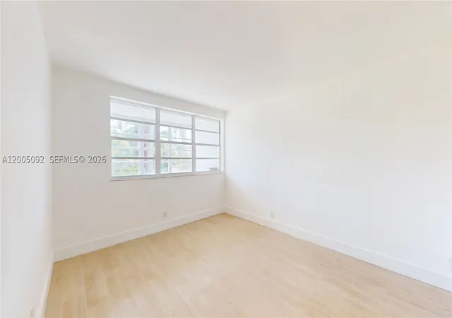 Listing Photo 5 - Condo for sale in building located at 1333 E Hallandale Bch Blvd, Hallandale Beach, FL 33009 - Unit #326