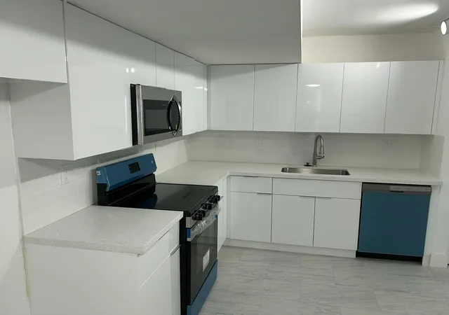 4th image of 701 N Pine Island Rd, Plantation, FL 33324