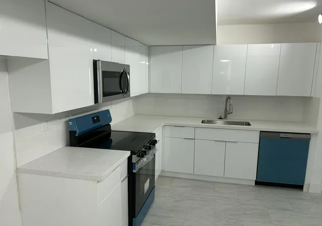 5th image of 701 N Pine Island Rd, Plantation, FL 33324