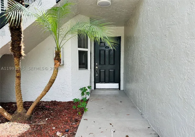 3rd image of 481 Sw 113Th Way #481, Pembroke Pines, FL 33025 | MLS# A11992575