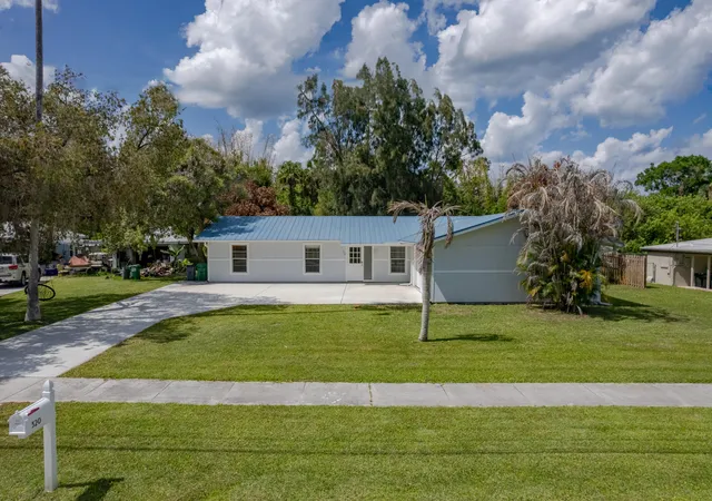 2nd image of 320 Chamberlain Blvd, Fort Pierce, FL 34946 | MLS# B26018643
