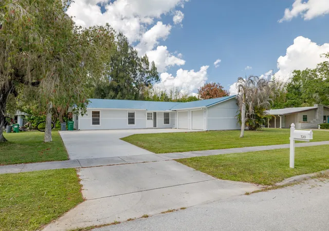 4th image of 320 Chamberlain Blvd, Fort Pierce, FL 34946 | MLS# B26018643