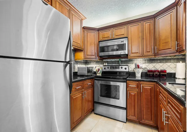 Homes for sale in Boca Raton, FL | 400 Ne 20th St #B204, Boca Raton, FL 33431 | MLS# B26018839
