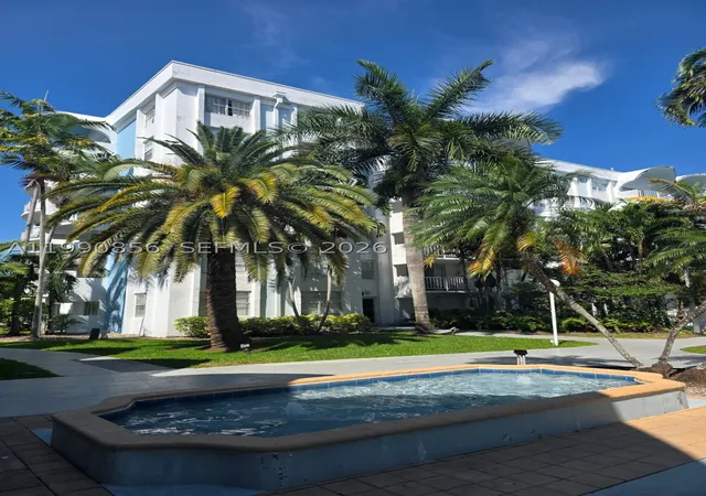 2nd image of 486 Nw 165Th St Rd #B-405, Miami, FL 33169 | MLS# A11990856