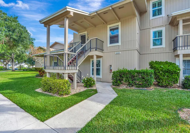 2nd image of 18419 Se Wood Haven Ln #B, Jupiter, FL 33469 | MLS# B26018884
