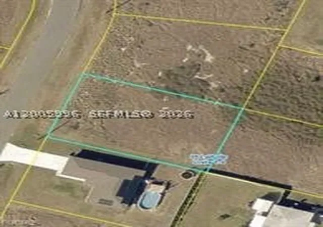 3rd image of 9046 Green Cir, La Belle, FL 33935 | MLS# A12005996