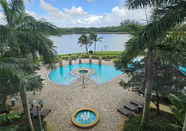 Listing Photo 3 - Condo for sale in building located at 2681 N Flamingo Rd, Sunrise, FL 33323 - Unit #1805S