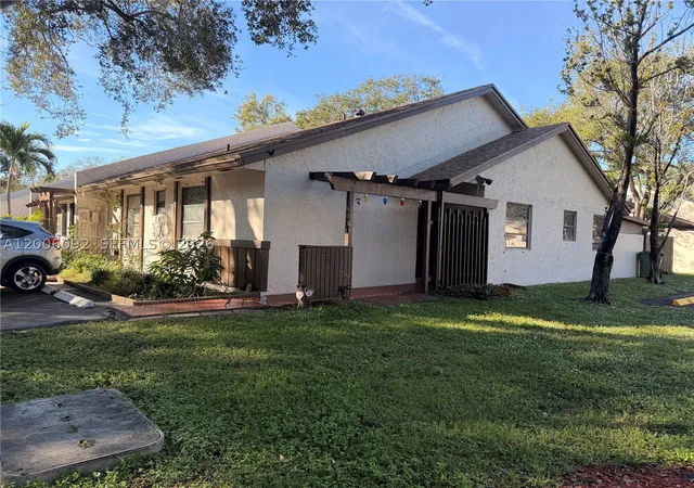 4th image of 9601 Nw 16Th Street, Pembroke Pines, FL 33024 | MLS# A12006092