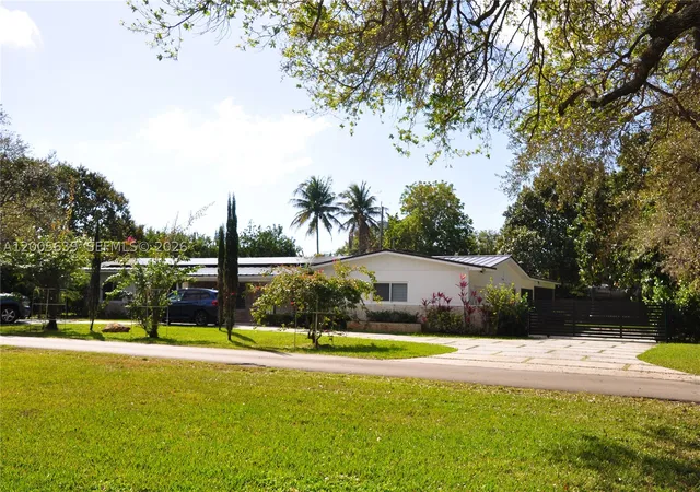 Photo 1 of Single family home for sale at 7400 Sw 116th St, Pinecrest, FL 33156 | MLS# A12005639 | Listing updated on 2026-10-08