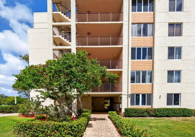 Homes for sale in Coral Springs, FL | 3223 Riverside Dr, Coral Springs, FL 33065