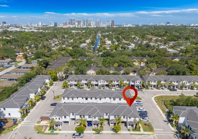Homes for sale in Fort Lauderdale, FL | 524 Sw 19Th Wy, Fort Lauderdale, FL 33312 | MLS# B26019176