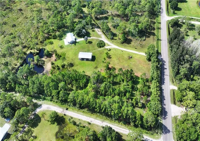Homes for sale in Fellsmere, FL | 12050 138th Ave, Fellsmere, FL 32948 | MLS# B26019249