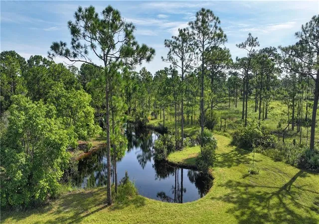 Homes for sale in Fellsmere, FL | 12050 138th Ave, Fellsmere, FL 32948 | MLS# B26019249