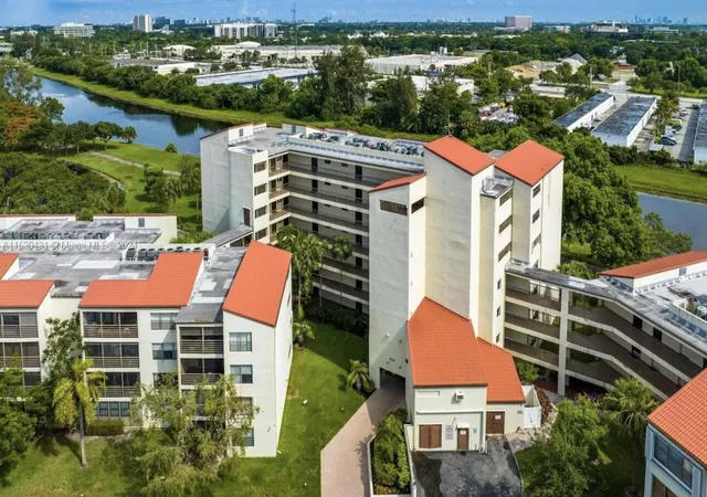 Homes for sale in Pompano Beach, FL | 2314 S Cypress Bend Dr #Unit 313, Pompano Beach, FL 33069 | MLS# B26019289