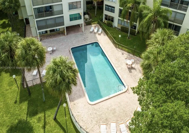Homes for sale in Pompano Beach, FL | 2314 S Cypress Bend Drive, Pompano Beach, FL 33069 | Houzeo