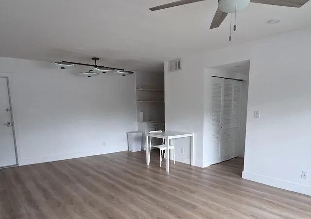 image of 1001 Se 16th St #7, Fort Lauderdale, FL 33316 | MLS# B26019379