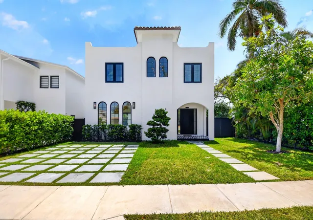 2nd image of 312 Plymouth Rd, West Palm Beach, FL 33405 | MLS# B26019384