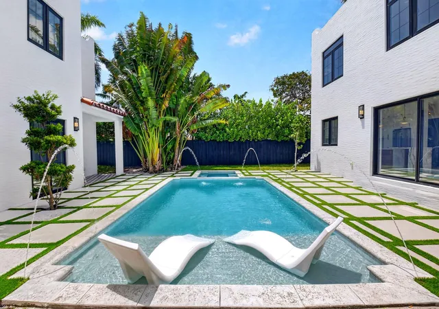 5th image of 312 Plymouth Rd, West Palm Beach, FL 33405 | MLS# B26019384