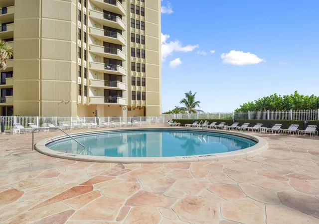 Homes for sale in Singer Island, FL | 2800 N Ocean Drive, Singer Island, FL 33404 | Houzeo