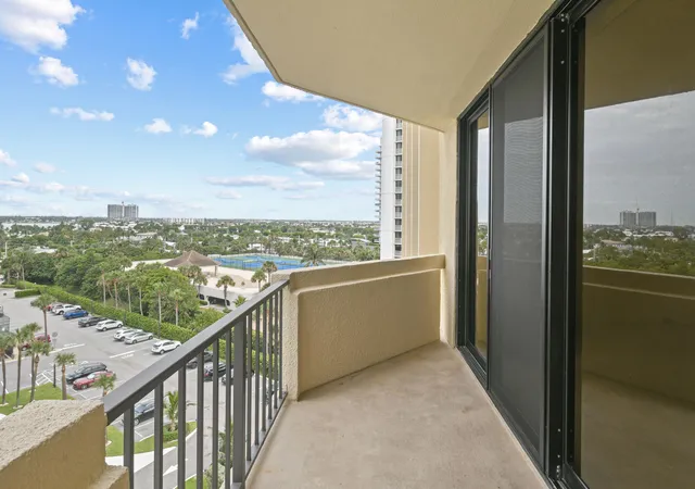 Homes for sale in Singer Island, FL | 2800 N Ocean Drive, Singer Island, FL 33404 | Houzeo