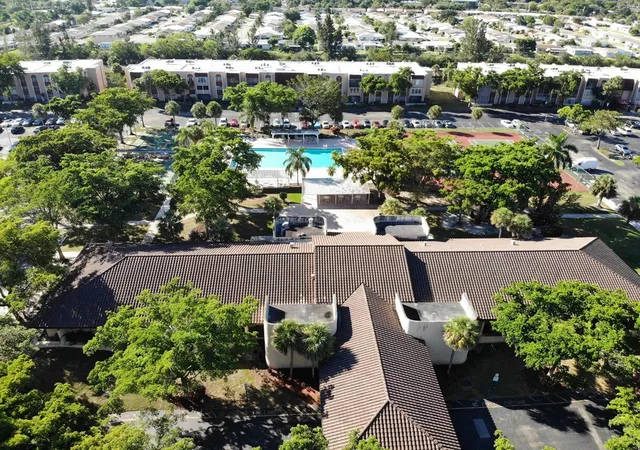Homes for sale in North Lauderdale, FL | 8280 Sw 24th Street, North Lauderdale, FL 33068 | Houzeo